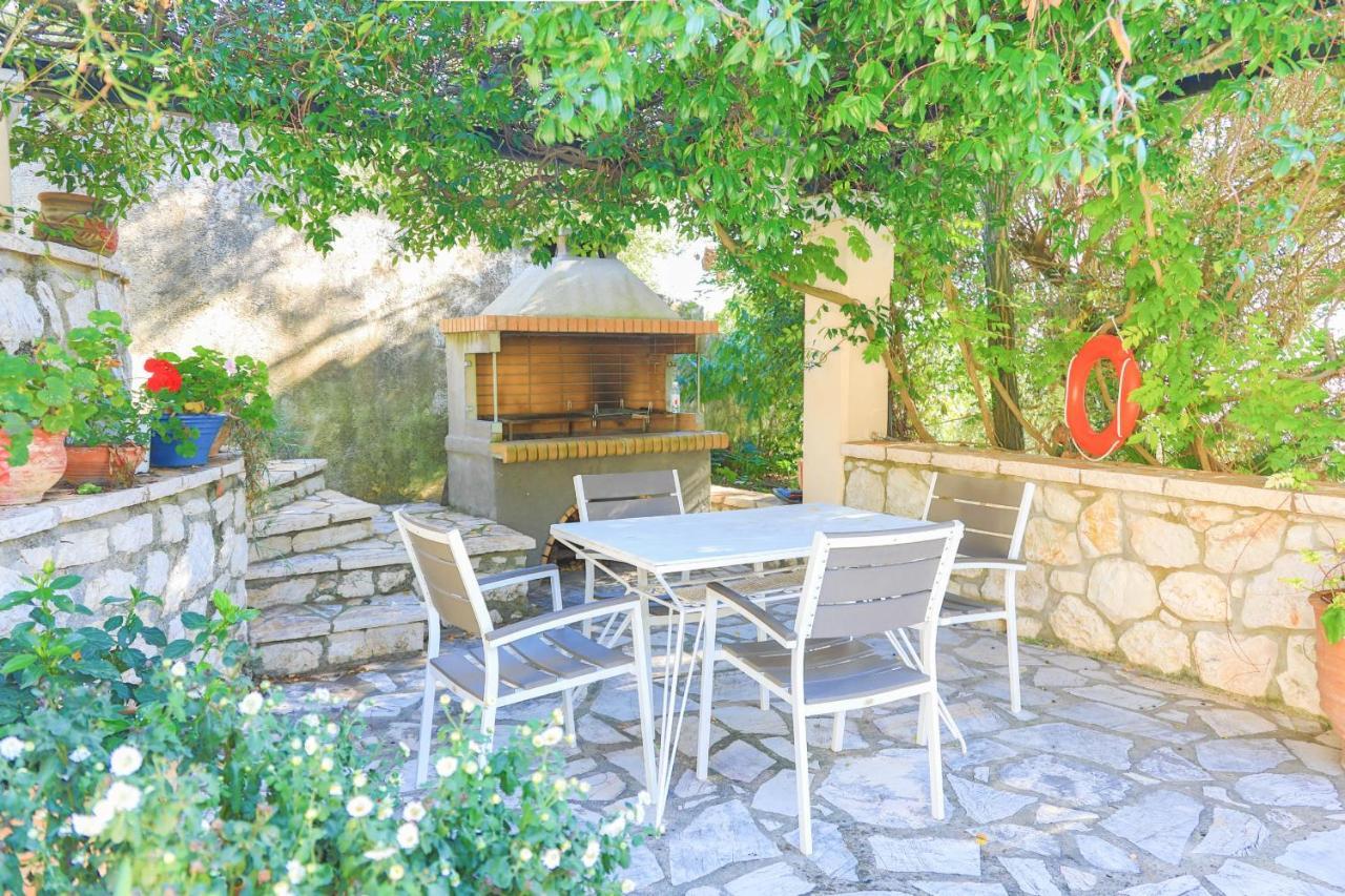 Villa Natasha Katavolos Экстерьер фото
