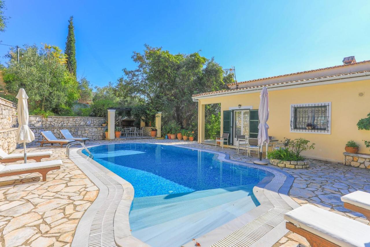 Villa Natasha Katavolos Экстерьер фото